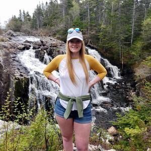 Meet your Posher, Stephanie